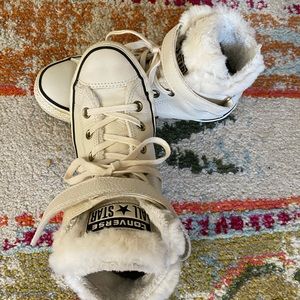 Converse fur lined white high top chucks size 7